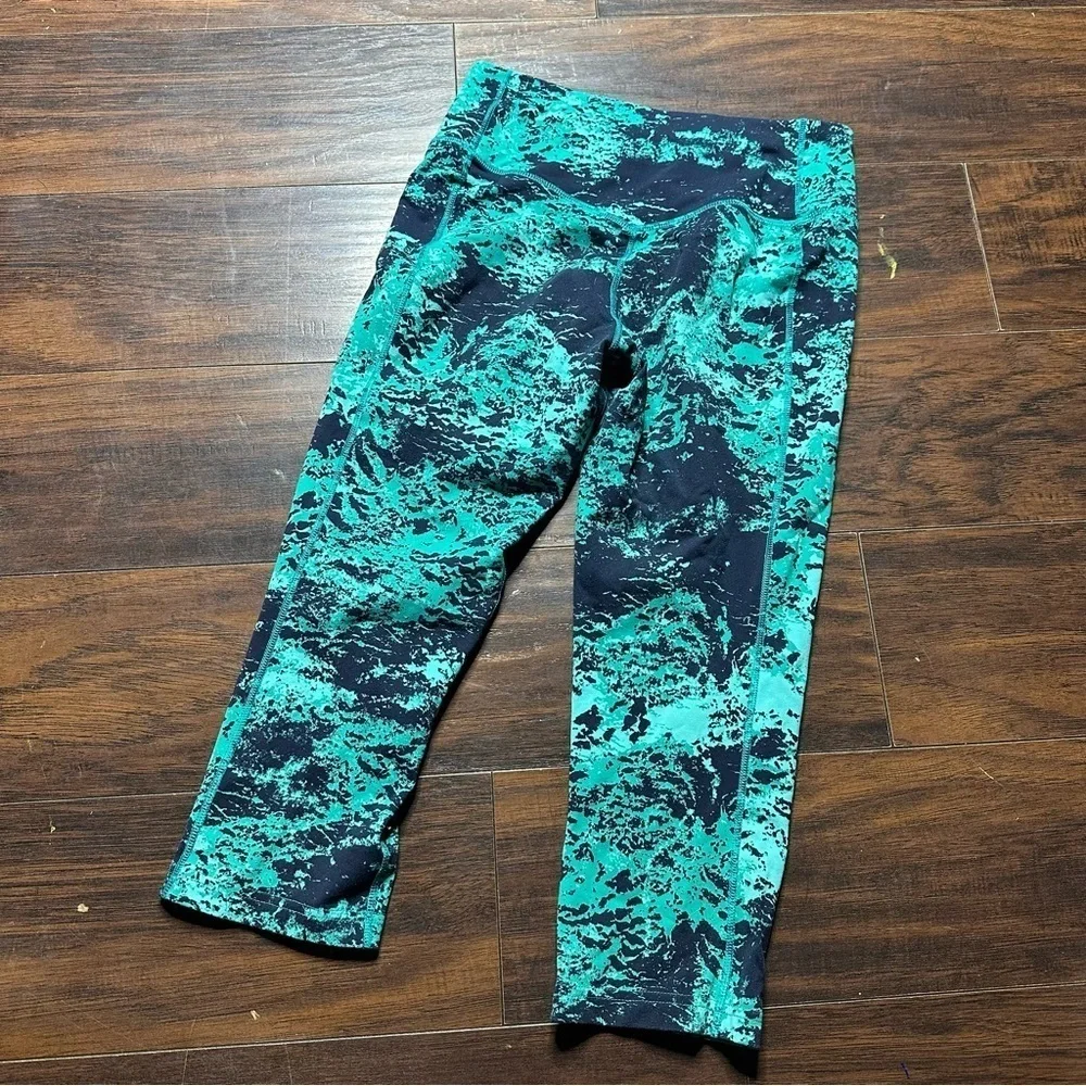 Nike Dri Fit Legendary Printed Running Capri Leggings